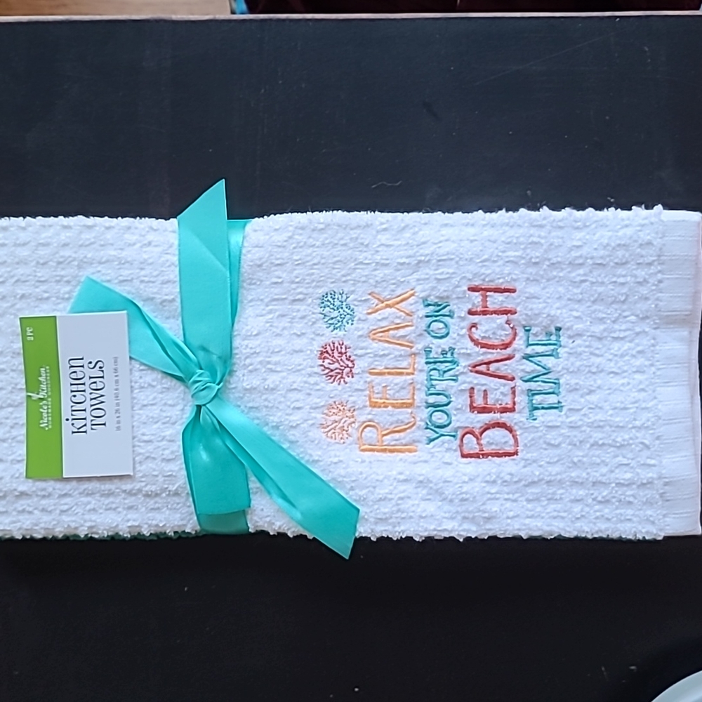 NWT 2 Beach theme embroidered decorative towels